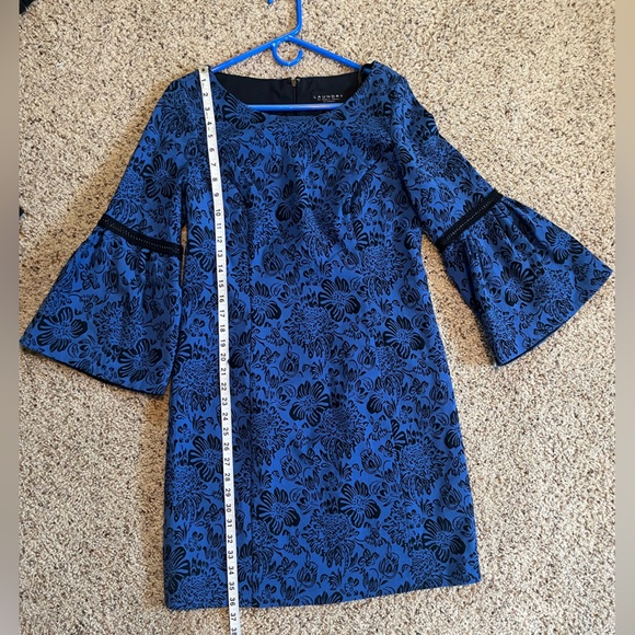 Laundry by Shelli Segal Floral Bell Sleeve Stretch Jacquard Knit Dress 12 - Picture 8 of 9